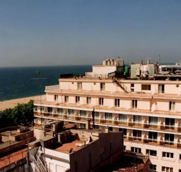 <p>380 Beds</p>
<p>Calella / Barcelona</p>
<p>Category upgrade from 1 to 3 Stars</p>
<p>Permission planning, Construction planning, site control construction management</p>
<p>Activity-permission planning</p>
<p>(CARONIA S.A.)</p>