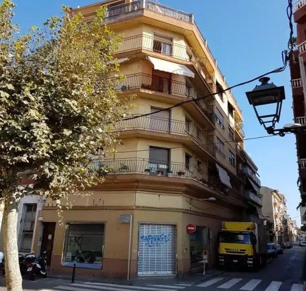 <p>Calella / Barcelona</p>
<p>Sup. Const.: 1.300 m2</p>