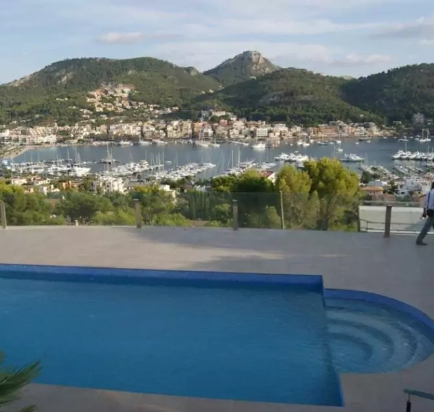<p>Andratx / Mallorca</p>
<p>Sup. Const.: 365 m2</p>
<p>Sup. Ut&iacute;l.: 340 m2</p>