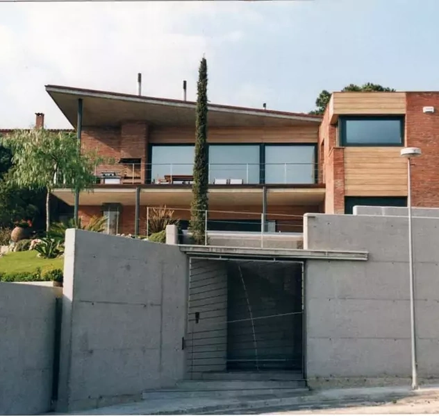 <p>Montgat / Barcelona</p>
<p>Sup. Const.: 340 m2</p>
<p>Sup. Ut&iacute;l.: 290 m2</p>