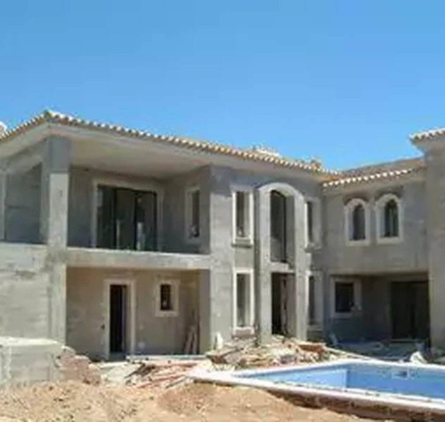 <p>Santa Ponsa / Mallorca<br />Sup. Const.: 380 m2<br />Sup. ut&iacute;l : 420 m2</p>