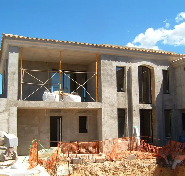 <p>Santa Ponsa / Mallorca<br />Sup. Const.: 380 m2<br />Sup. ut&iacute;l : 420 m2</p>